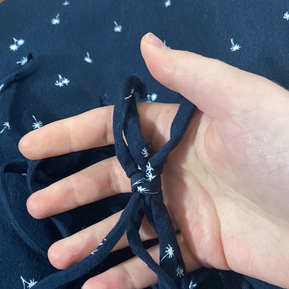 Brandy Melville navy scattered micro palm print tie strap square neck mini dress - Picture 7 of 9